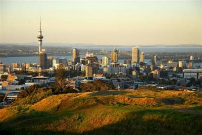 NEW ZELAND :AUCKLAND - HAMILTON   - ROTORUA – MATAMATA