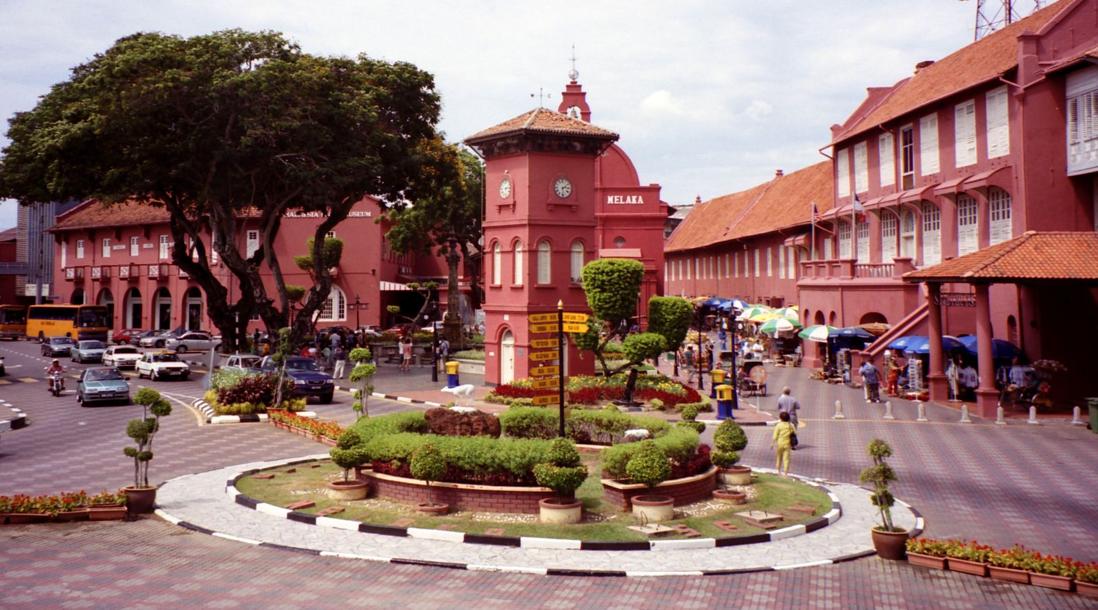 •	Quảng trường Hà Lan