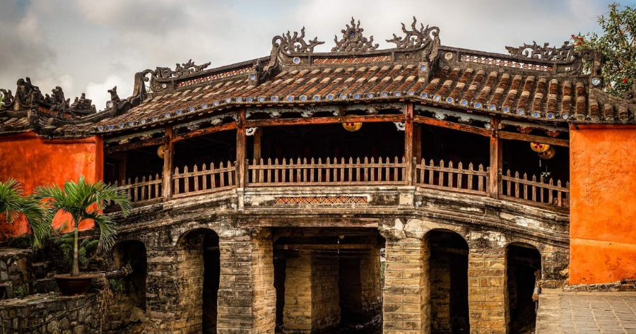 chùa cầu