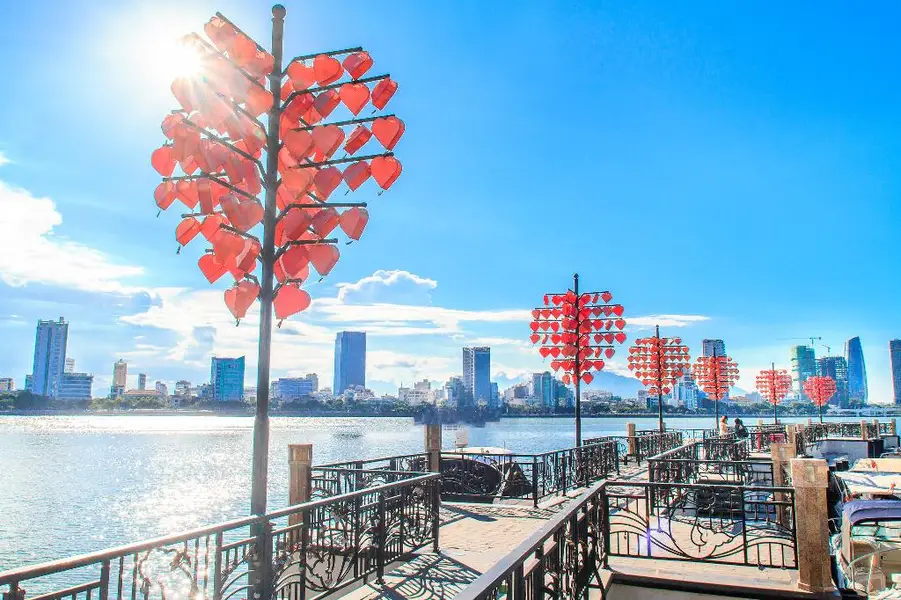 Cây cầu tình yêu Đà Nẵng