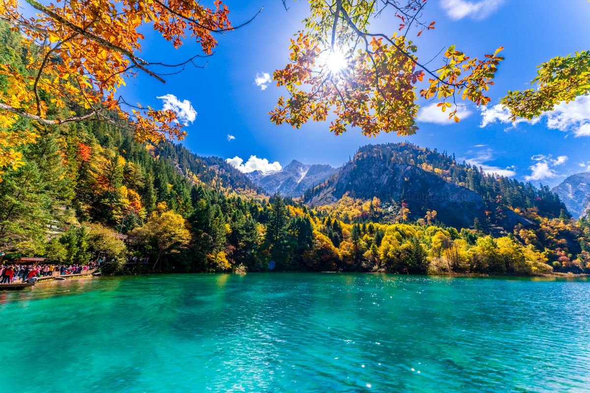 Khám Phá Kỳ Vĩ Trung Hoa 6N5Đ – Trùng Khánh Lung Linh & Cửu Trại Câu Kỳ Diệu