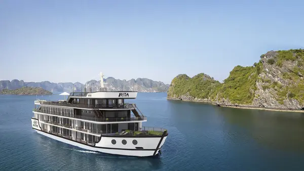 Du thuyền Hạ Long 2 ngày: Rita