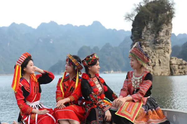 Tuyên Quang - Đền mẫu - hồ thủy điện trên rừng nguyên sinh